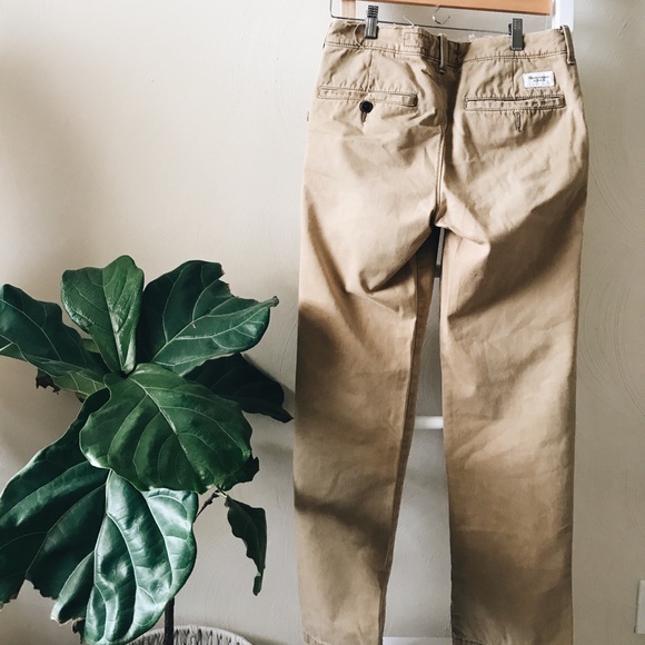Men’s Abercrombie & Fitch Khakis - Picture 3 of 4